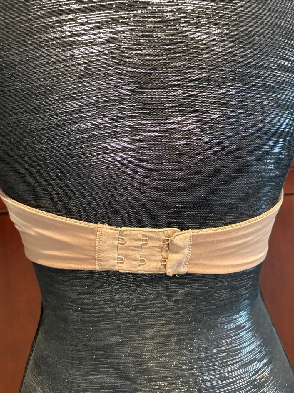 Very Sexy Strapless Bra - Picture 2 of 4